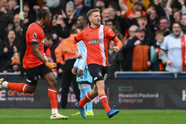 更可能暗示 更可能暗示