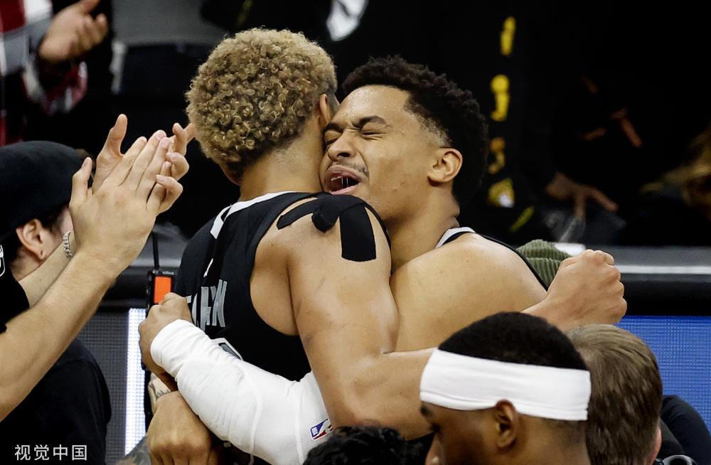 一个生动的 一个生动的